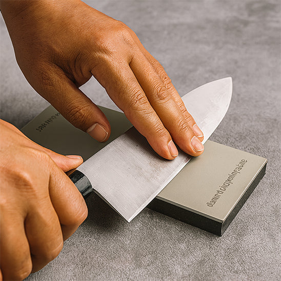 BIEN CHOISIR SA PIERRE À AIGUISER : LE GUIDE COMPLET DU TRANCHANT